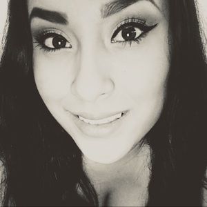 Meet your Posher, Betsabet